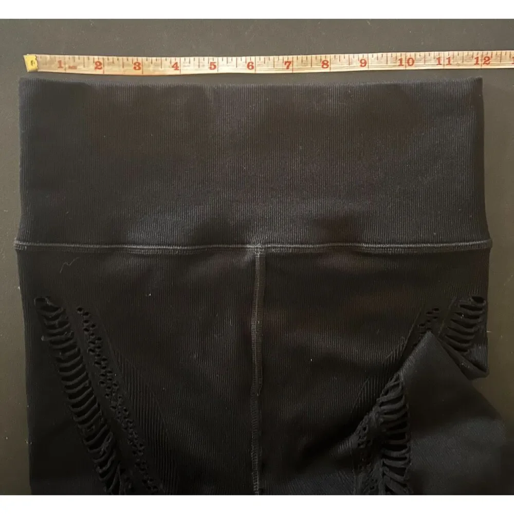 Alo Womens Black Leggings With Rip Braid Patterns Size Small